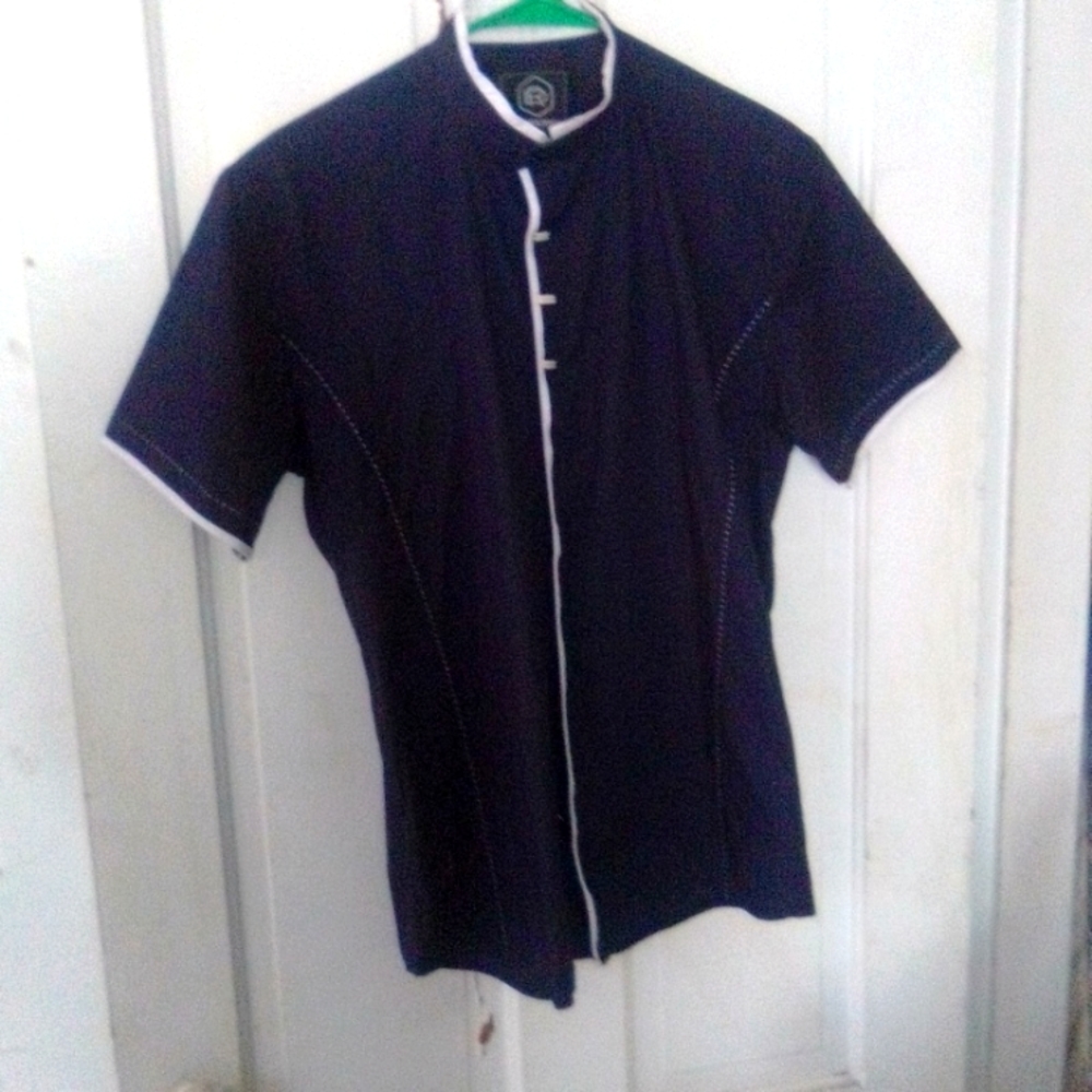 D&R Size large designer top cotton lycra impeccably made store in the Carolinas